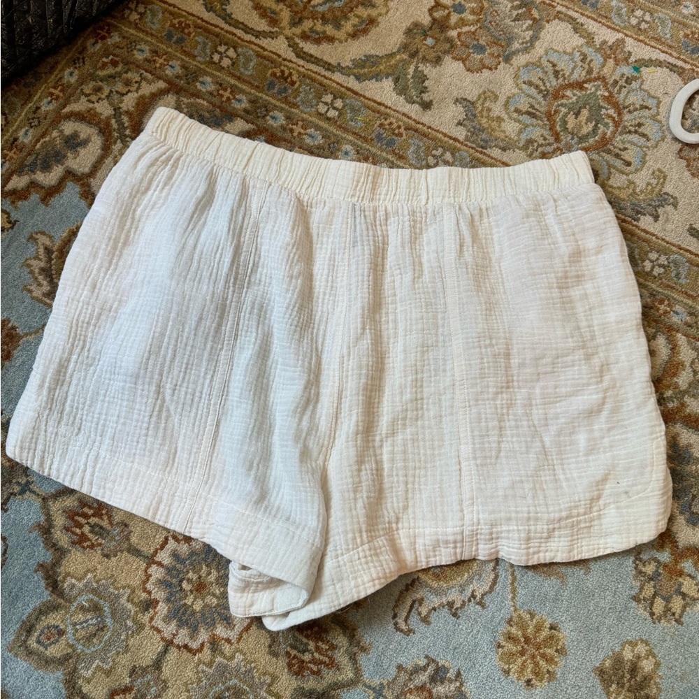 Universal Thread Ivory Linen Shorts - Picture 3 of 3